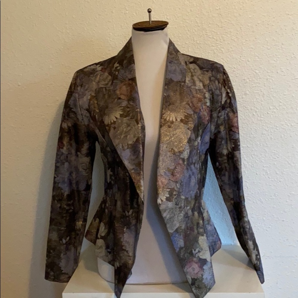 Shiny metallic 80’s 90’s floral blazer